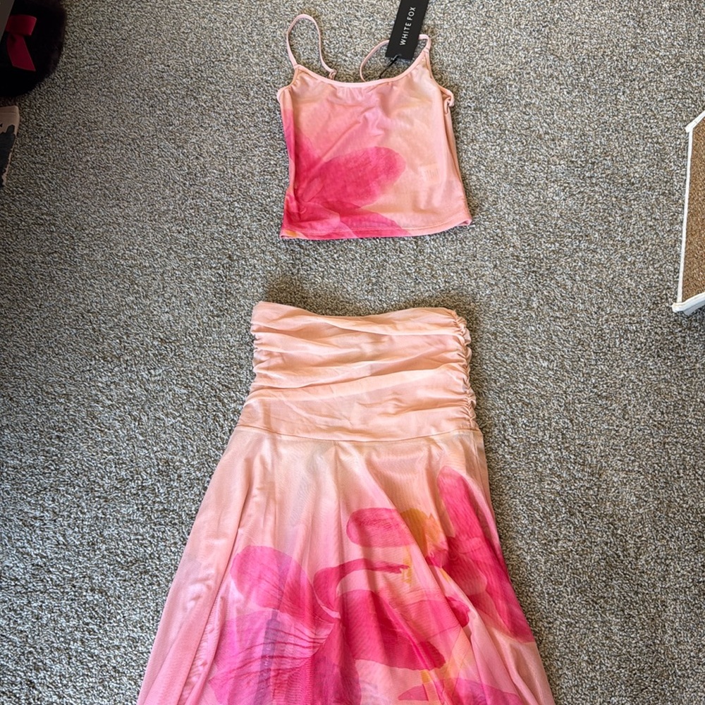 White fox Boutique pink skirt set size XS NWT